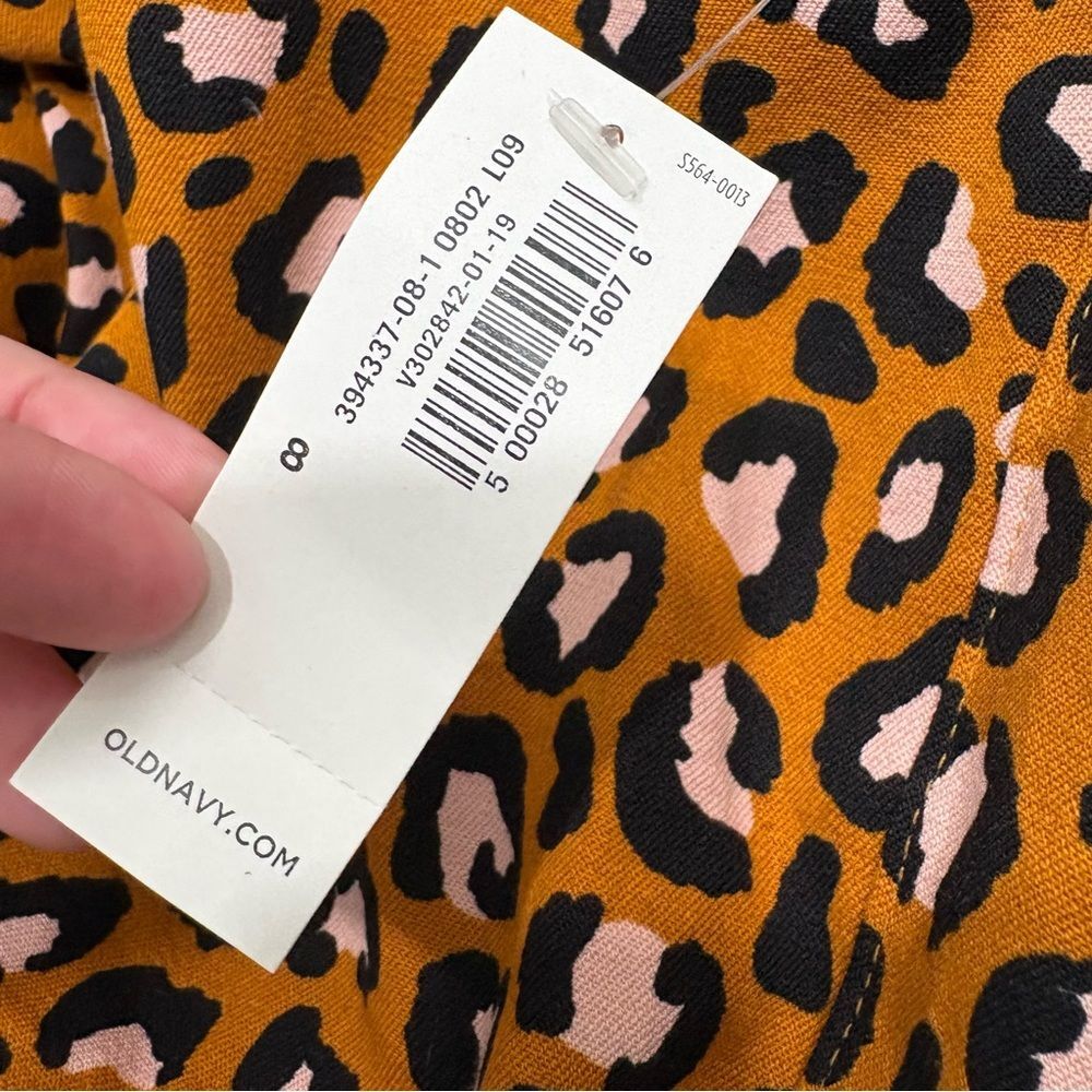 NWT Old Navy Leopard Pixie Ankle Pants Size 8 NWT - image 5